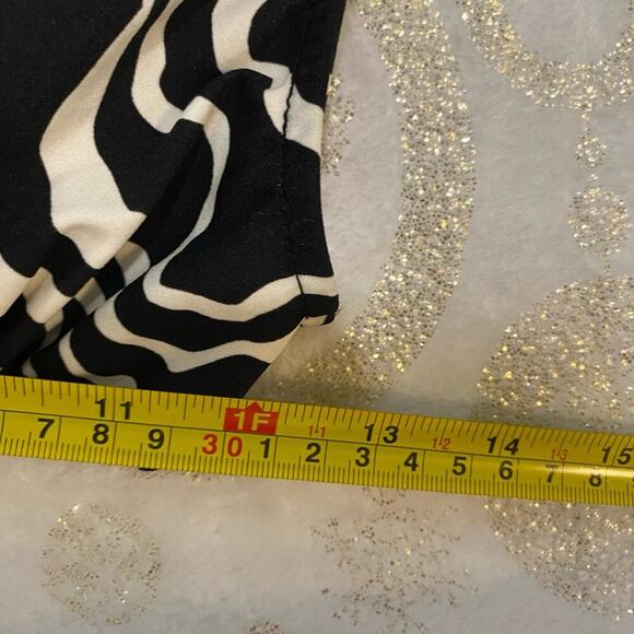 We Wore What Black & White Spiral Cut-out Dress - Picture 8 of 10